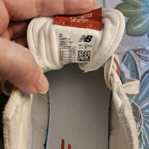 New Balance 327